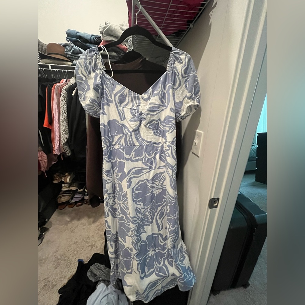 Jessica Simpson white and blue floral linen dress